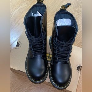 Black doc martins
